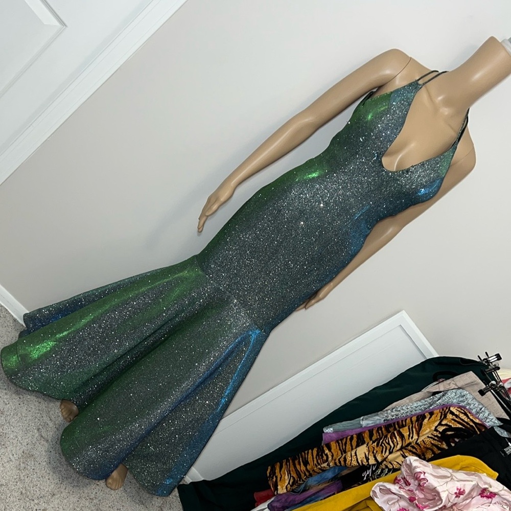 Amarra USA Iridescent Blue/Green Mermaid Prom/graduation/Homecoming Dress